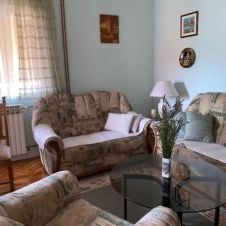 Obiteljska Kuca U Centru Posusja *